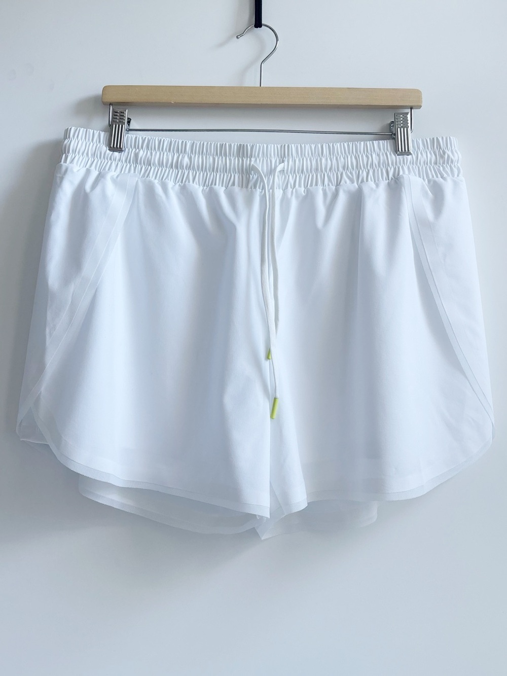 ZYIA ACTIVE White Flow Shorts Lined High Rise Size XXL